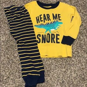 Carter’s pajama set